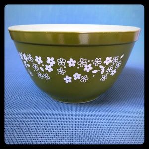 Vintage Pyrex Green Crazy Daises #401 (5.75” wide)